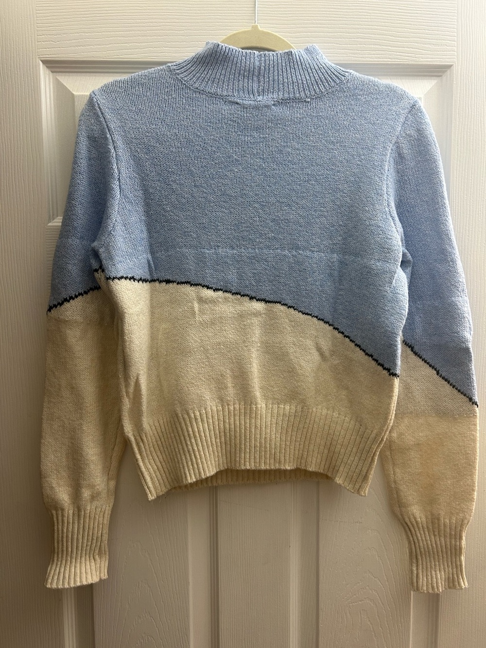Women’s Snoopy turtleneck sweater - Picture 4 of 4